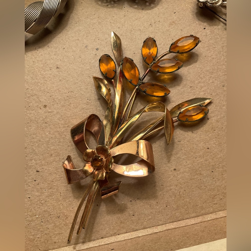Vintage women brooch
